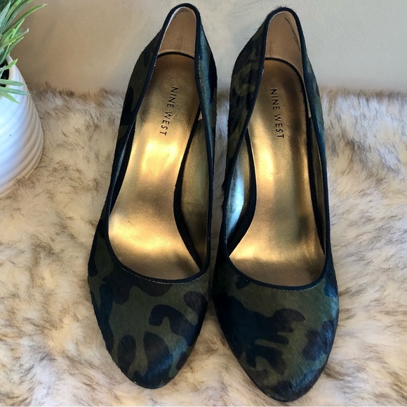 Nine West Calf Hair Camo Heels, Size 8 - Picture 2 of 5